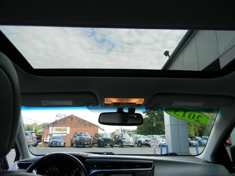 Used 2013 Toyota Avalon Limited FWD image 19