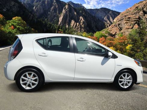 Used 2016 Toyota Prius C Three FWD image 2