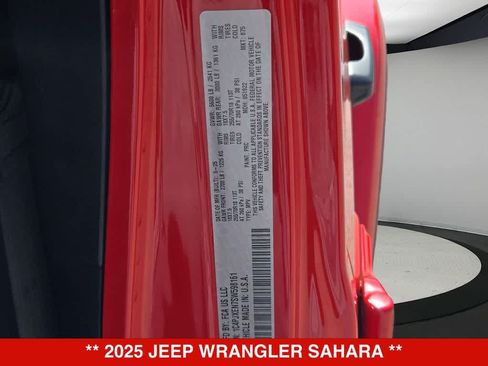 Used 2025 Jeep Wrangler Unlimited Sahara AWD/4WD image 34