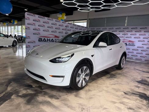 Used 2023 Tesla Model Y Long Range AWD/4WD image 5