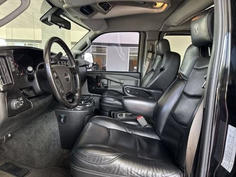 Used 2020 GMC Savana 2500 Extended w/ Enhanced Convenience Package RWD image 20