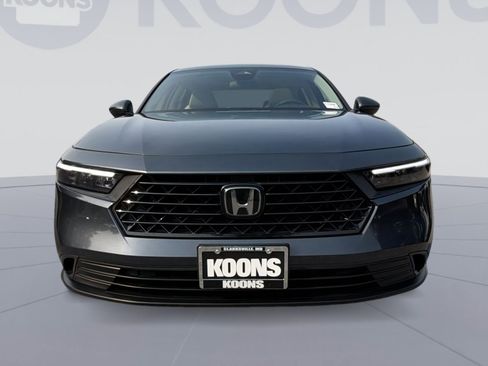 Used 2023 Honda Accord EX image 11