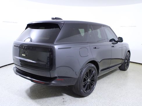 Used 2024 Land Rover Range Rover SE AWD/4WD image 7