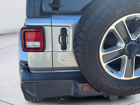 Used 2020 Jeep Wrangler Unlimited Sahara AWD/4WD image 39