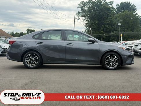 Used 2023 Kia Forte LXS FWD image 4