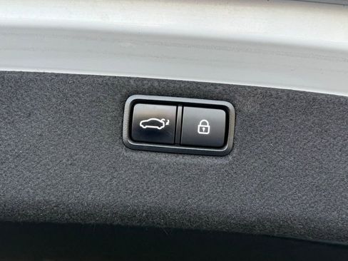 Used 2018 Genesis G80 3.8 w/ Option Group 03 image 23