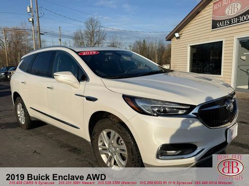 Used 2019 Buick Enclave Essence image 1