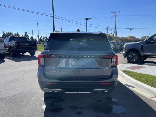 Certified 2025 Ford Explorer Active w/ Active Comfort Package AWD/4WD image 4
