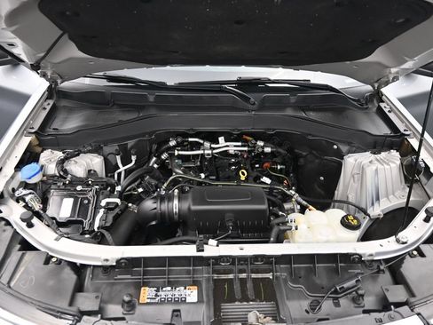 Used 2022 Ford Explorer XLT AWD/4WD image 22