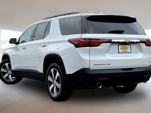 Used 2022 Chevrolet Traverse LT w/ LT Premium Package AWD/4WD image 4