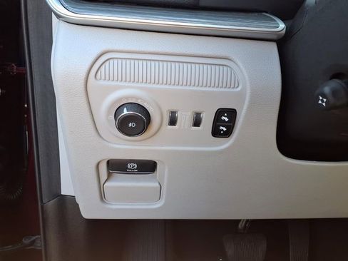 Used 2024 Jeep Wagoneer Series III AWD/4WD image 15