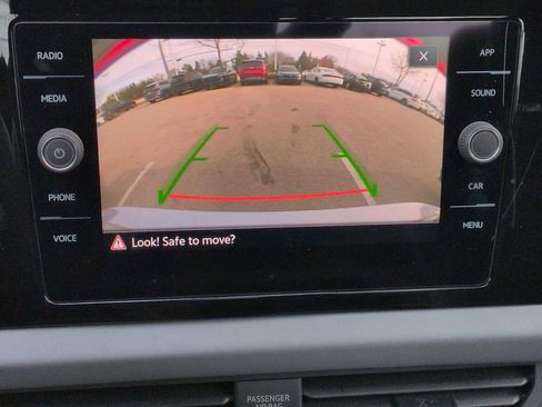 Used 2025 Volkswagen Jetta SE FWD image 26