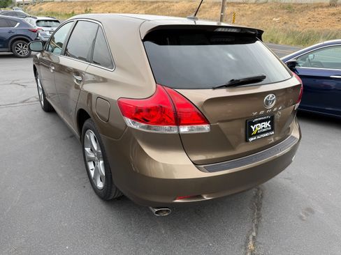 Used 2009 Toyota Venza FWD image 4