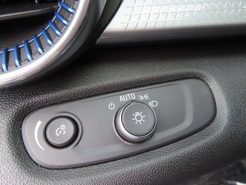Used 2025 Chevrolet Trax LT w/ Driver Confidence Package FWD image 29