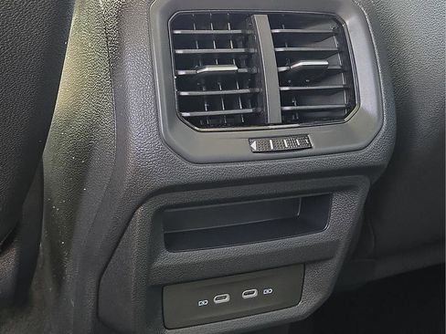 New 2026 Volkswagen Taos SE image 12