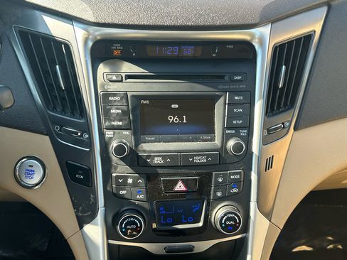 Used 2015 Hyundai Sonata Hybrid image 14