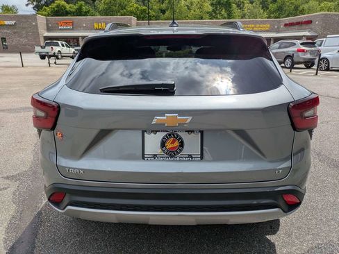 Used 2024 Chevrolet Trax LT FWD image 5