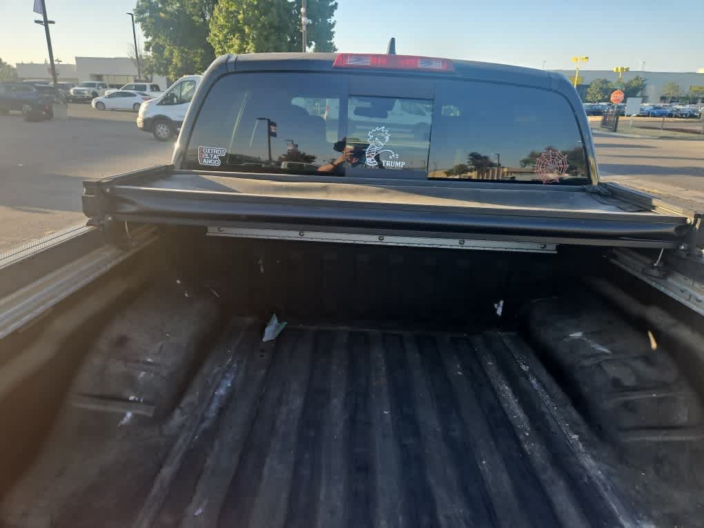 Used 2022 Nissan Frontier SV RWD image 8