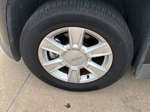 Used 2013 GMC Terrain SLE FWD image 2
