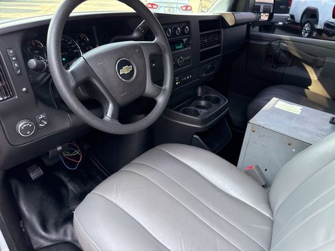 Used 2019 Chevrolet Express 2500 image 25