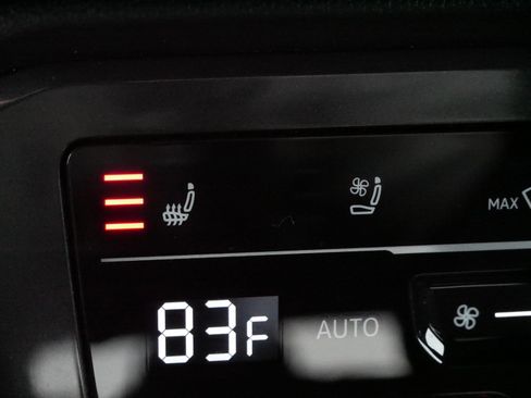 Certified 2024 Volkswagen Tiguan SEL R-Line image 29