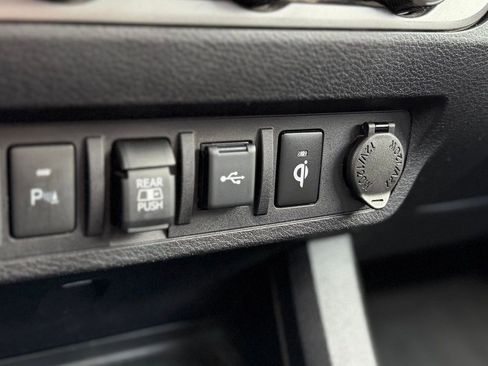 Used 2023 Toyota Tacoma TRD Sport w/ Technology Package image 13