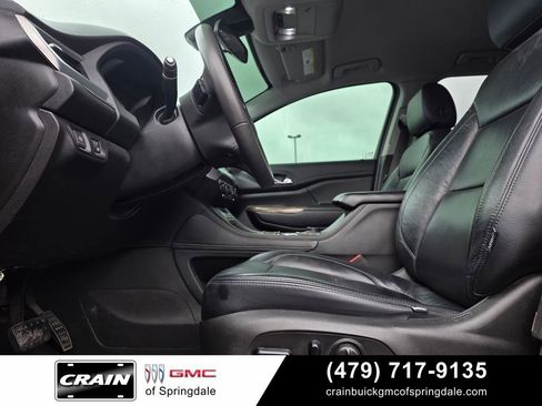 Used 2021 GMC Acadia SLE w/ Driver Convenience Package FWD image 11