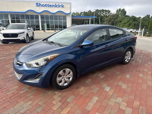 Used 2016 Hyundai Elantra SE FWD image 4