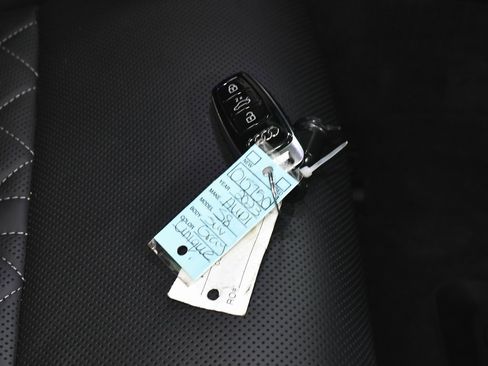 Used 2023 Audi S8 image 77