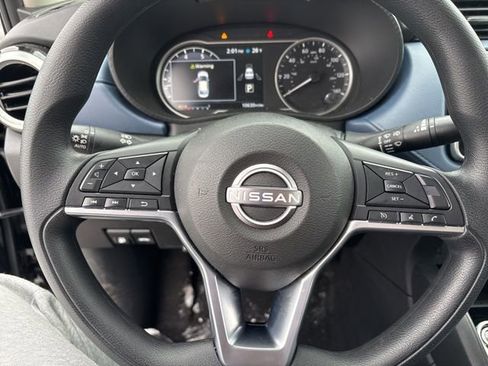 Used 2025 Nissan Versa SV image 10
