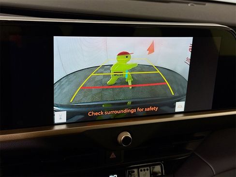 Used 2024 Toyota Crown XLE image 5