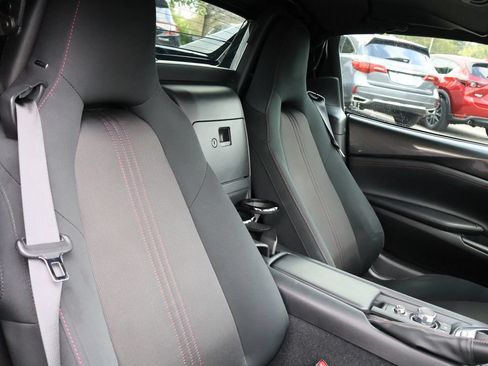 Used 2019 MAZDA MX-5 Miata RF Club RWD image 13