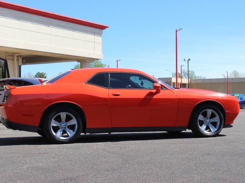 Used 2019 Dodge Challenger SXT RWD image 3