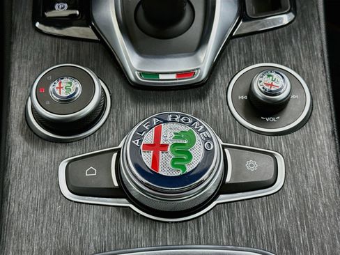 Used 2021 Alfa Romeo Stelvio Sprint w/ Nero Edizione RWD image 24