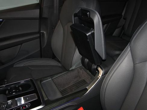 Used 2025 Audi Q7 3.0T Prestige w/ Prestige Package image 21