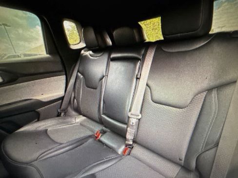 Used 2024 Jeep Compass Latitude AWD/4WD image 16