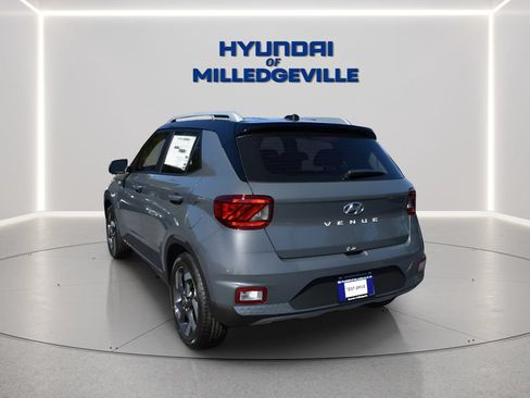 New 2026 Hyundai Venue SEL FWD image 3