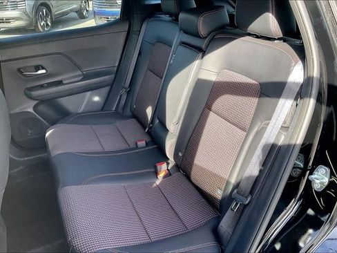 New 2026 Nissan Kicks SR FWD image 15