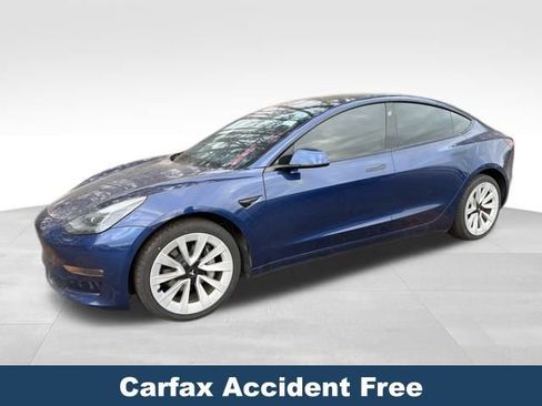 Used 2022 Tesla Model 3 Long Range image 2