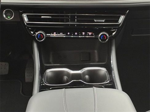 New 2026 Chevrolet Traverse LT w/ Driver Confidence Package image 20