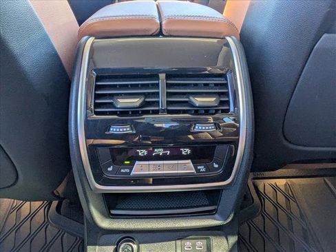 Used 2021 BMW X7 xDrive40i w/ Premium Package image 16