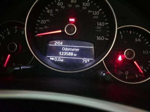 Used 2012 Volkswagen Beetle 2.5 FWD image 16