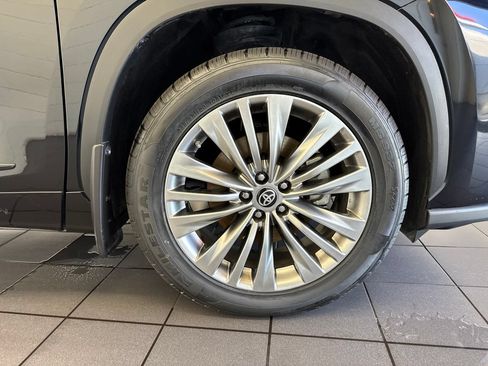 Used 2023 Toyota Highlander Platinum AWD/4WD image 55