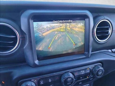 Used 2023 Jeep Wrangler Unlimited Rubicon w/ Cold Weather Group image 12