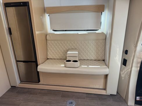 Used 2019 Mercedes-Benz Sprinter 170 image 57