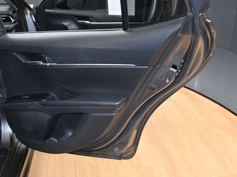 Used 2020 Toyota Camry SE FWD image 23