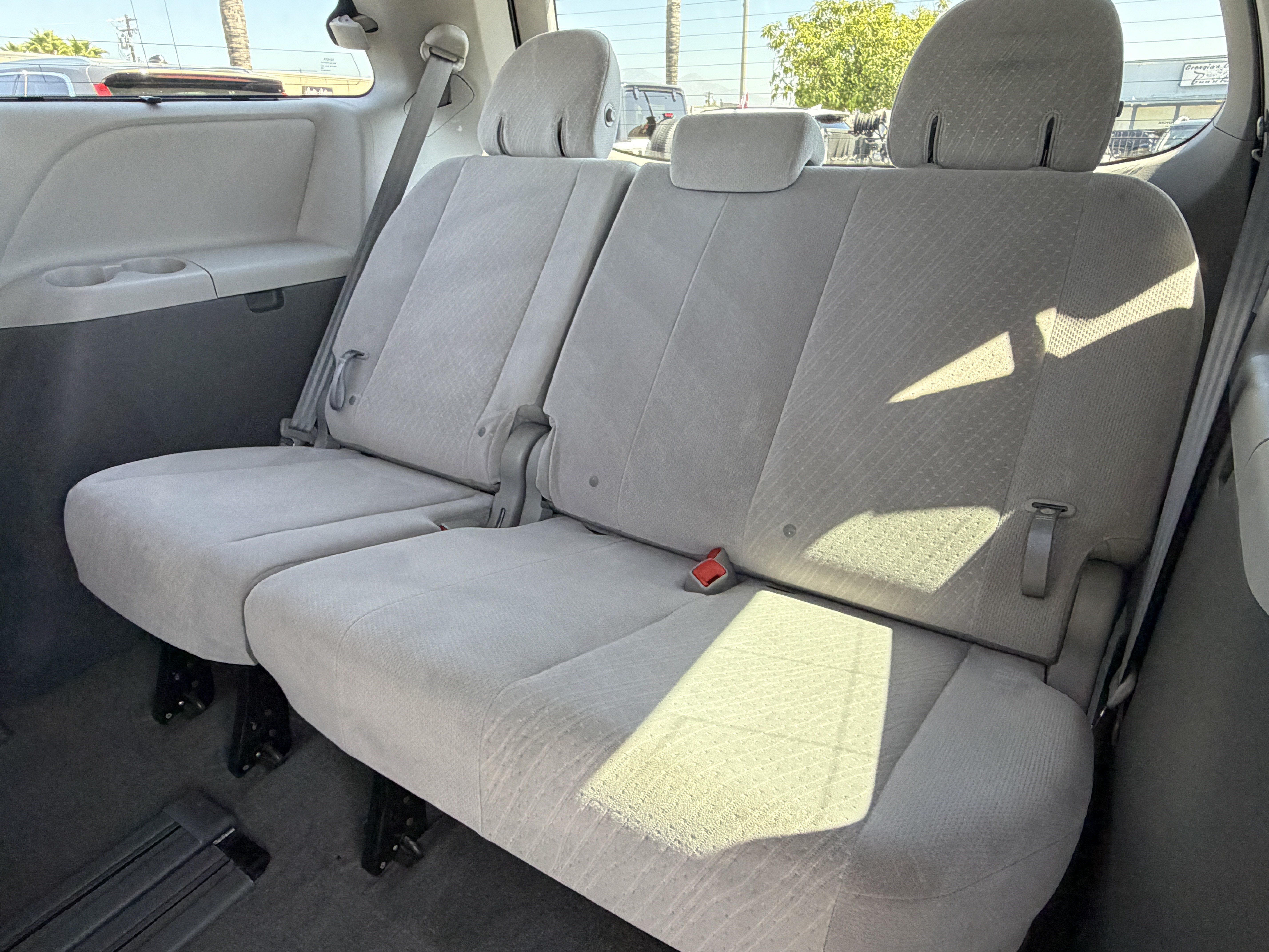 Used 2017 Toyota Sienna LE FWD image 27