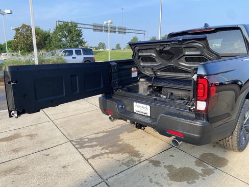 New 2026 Honda Ridgeline Sport image 17