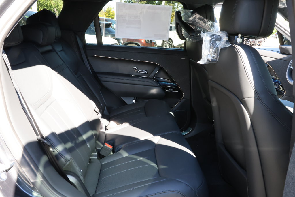New 2027 Land Rover Range Rover Sport SE AWD/4WD image 26