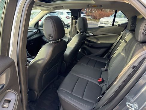Used 2021 Buick Encore GX Essence w/ Advanced Technology Package image 21